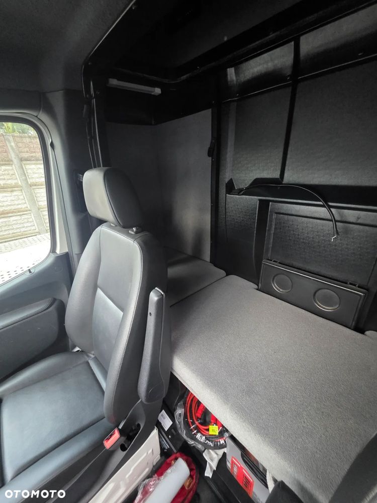 Mercedes-Benz Sprinter - 23