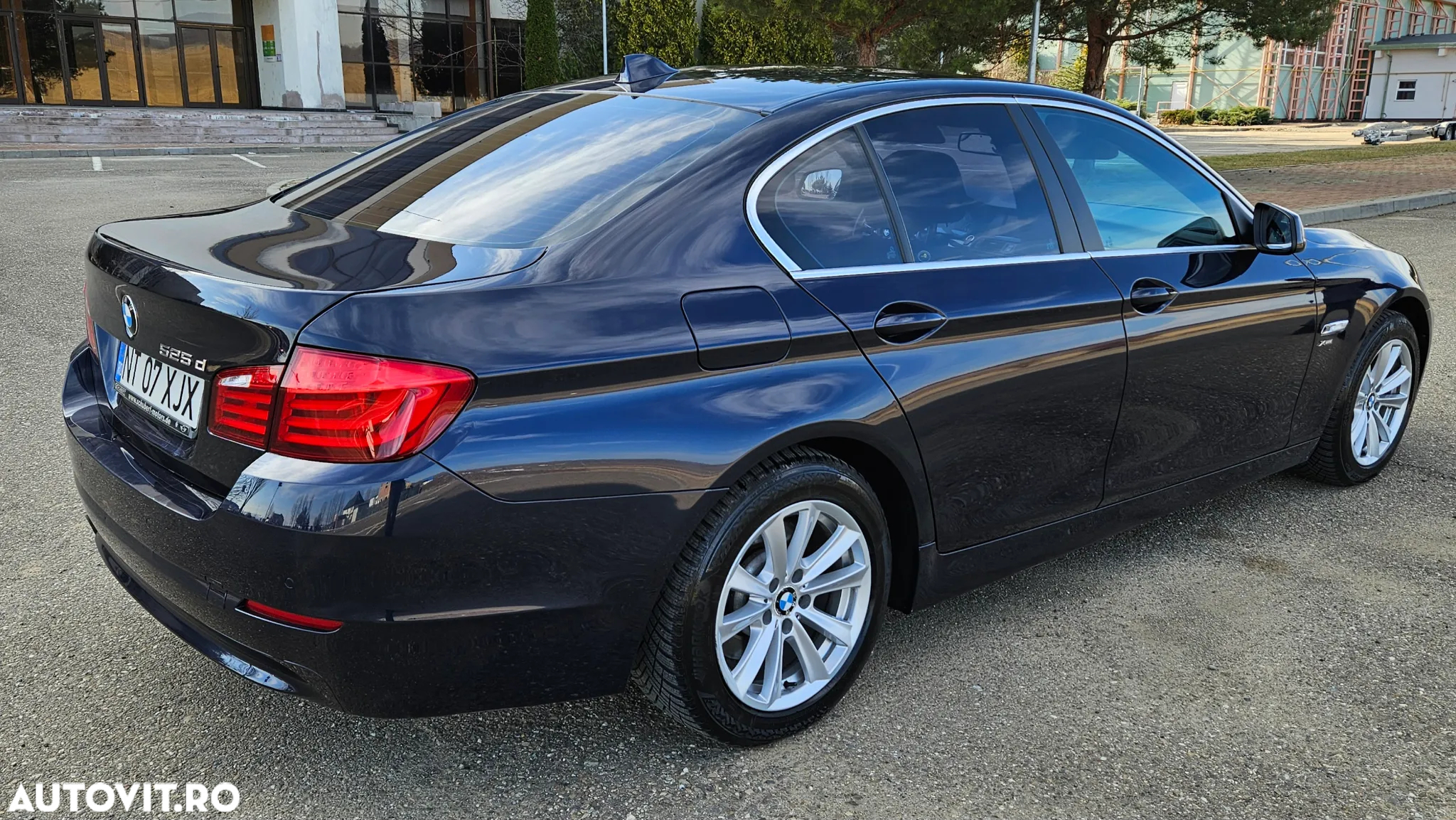 BMW Seria 5 525d xDrive - 4