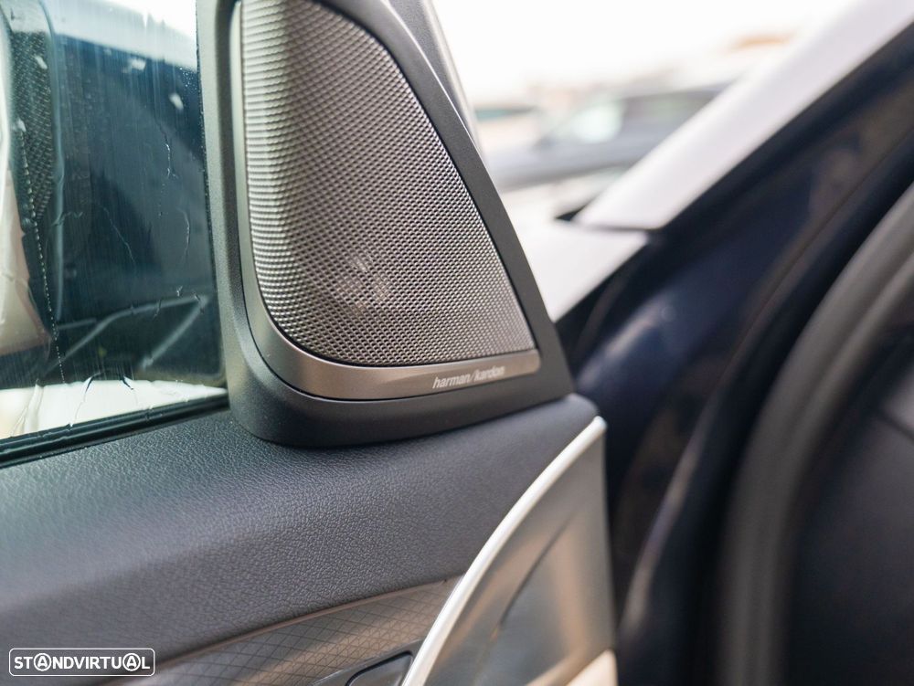 BMW 520 d Pack Desportivo M Auto - 33