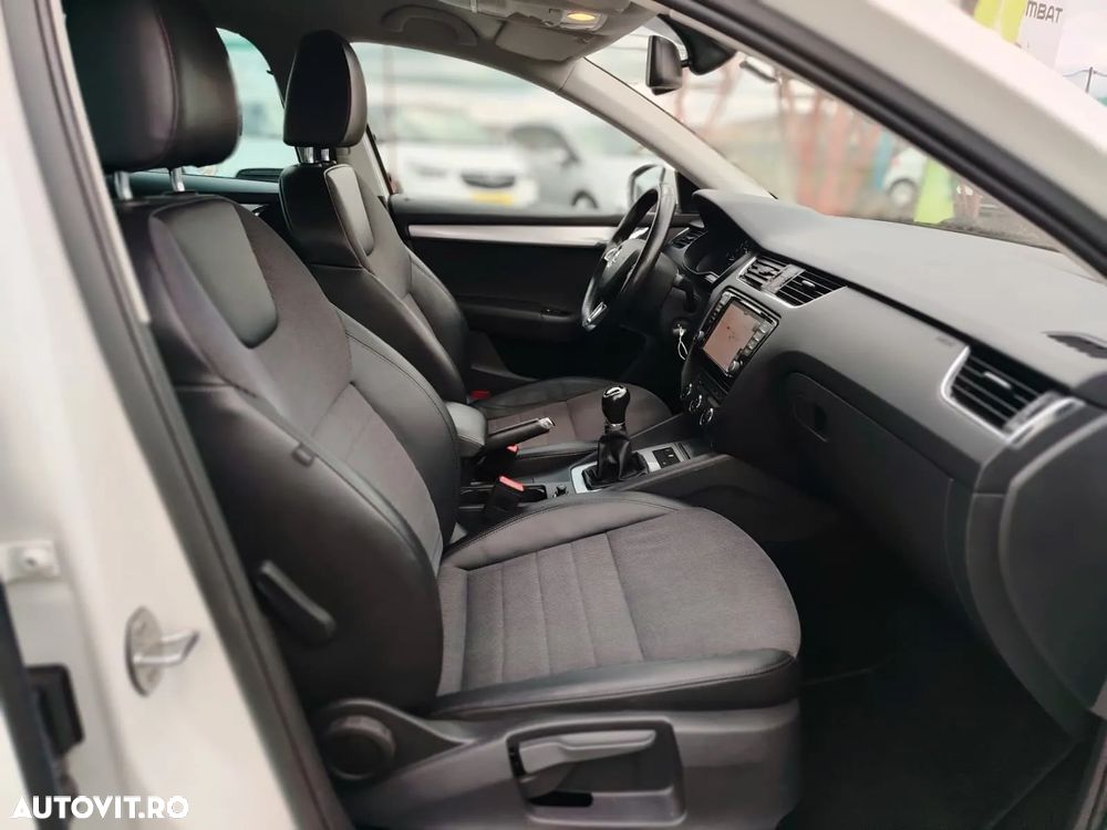 Skoda Octavia Combi 2.0 TDI Tour - 16