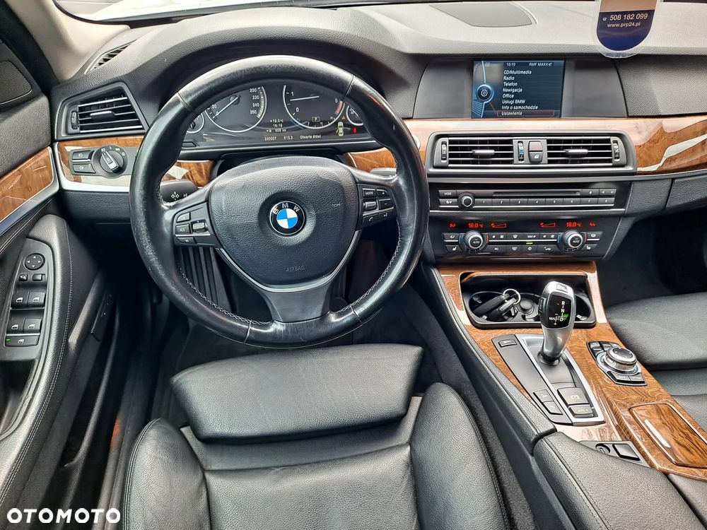 BMW Seria 5 530d xDrive Luxury Line - 7