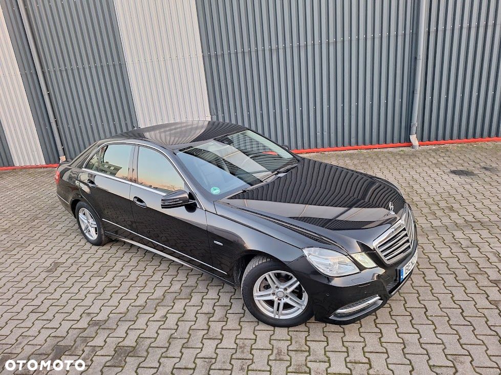 Mercedes-Benz Klasa E 200 CGI BlueEFFICIENCY 7G-TRONIC Avantgarde - 16