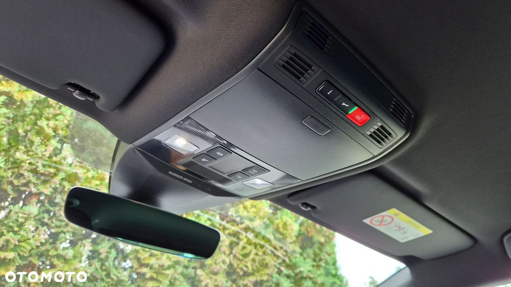 Volkswagen Passat - 28