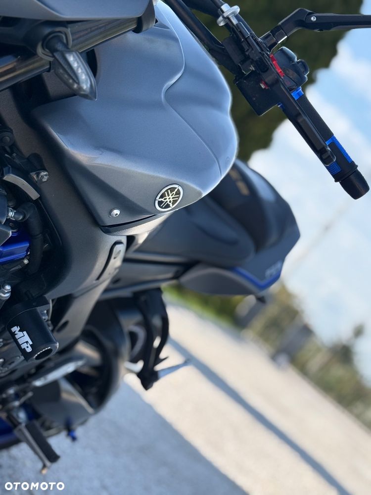 Yamaha FZ8 - 20