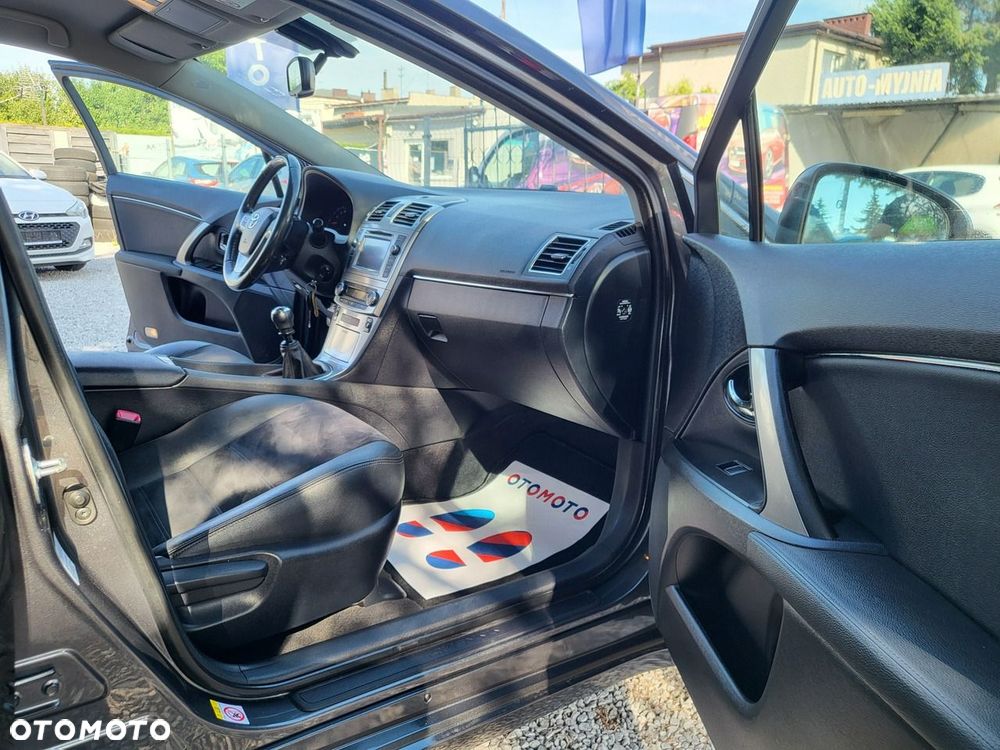 Toyota Avensis - 18