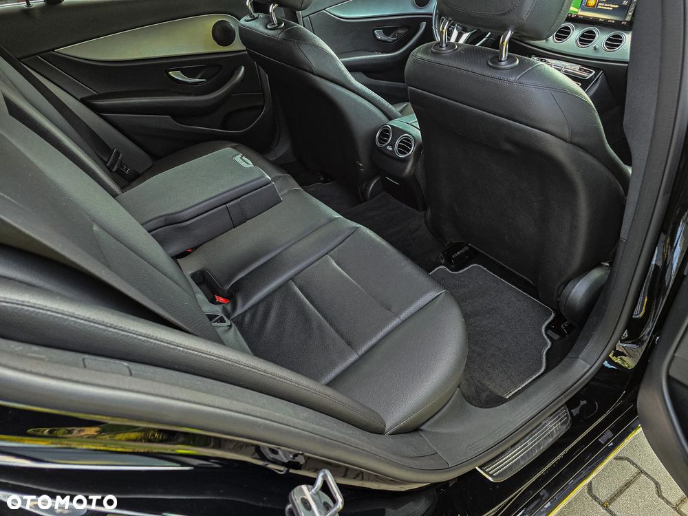 Mercedes-Benz Klasa E 220 d 9G-TRONIC - 35