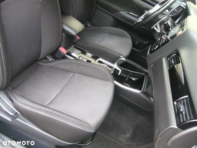Mitsubishi Outlander 2.0 Intense + SDA 4WD CVT - 27