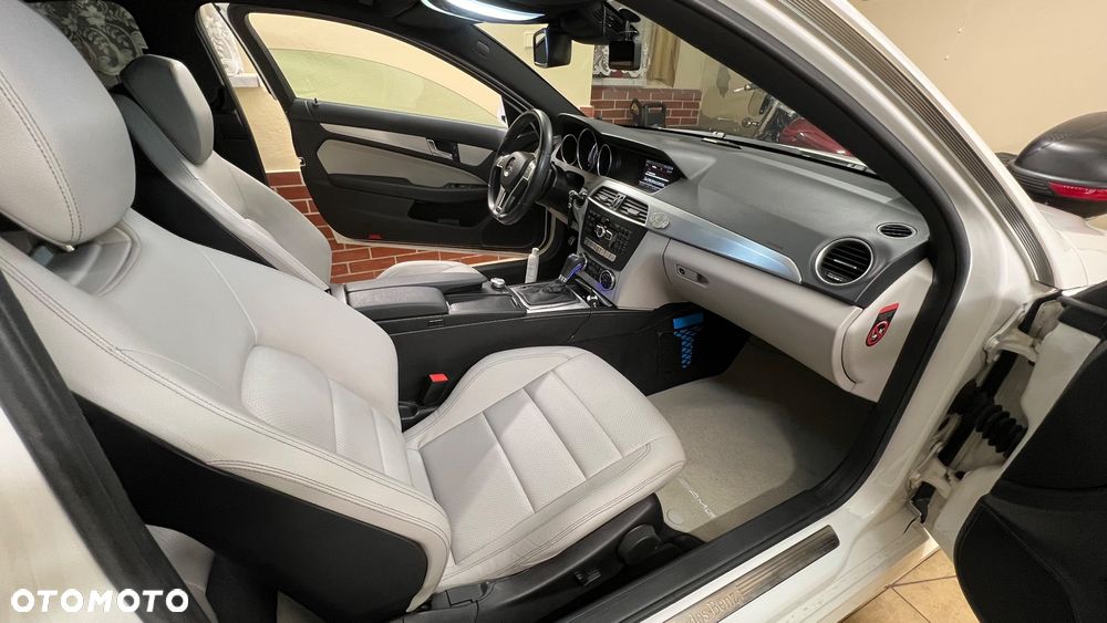 Mercedes-Benz Klasa C 180 (BlueEFFICIENCY) 7G-TRONIC - 6