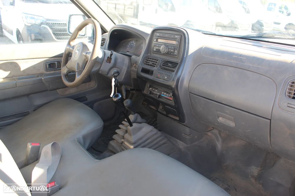 Nissan Pick Up 2.5 Di // 3 Lugares - 8