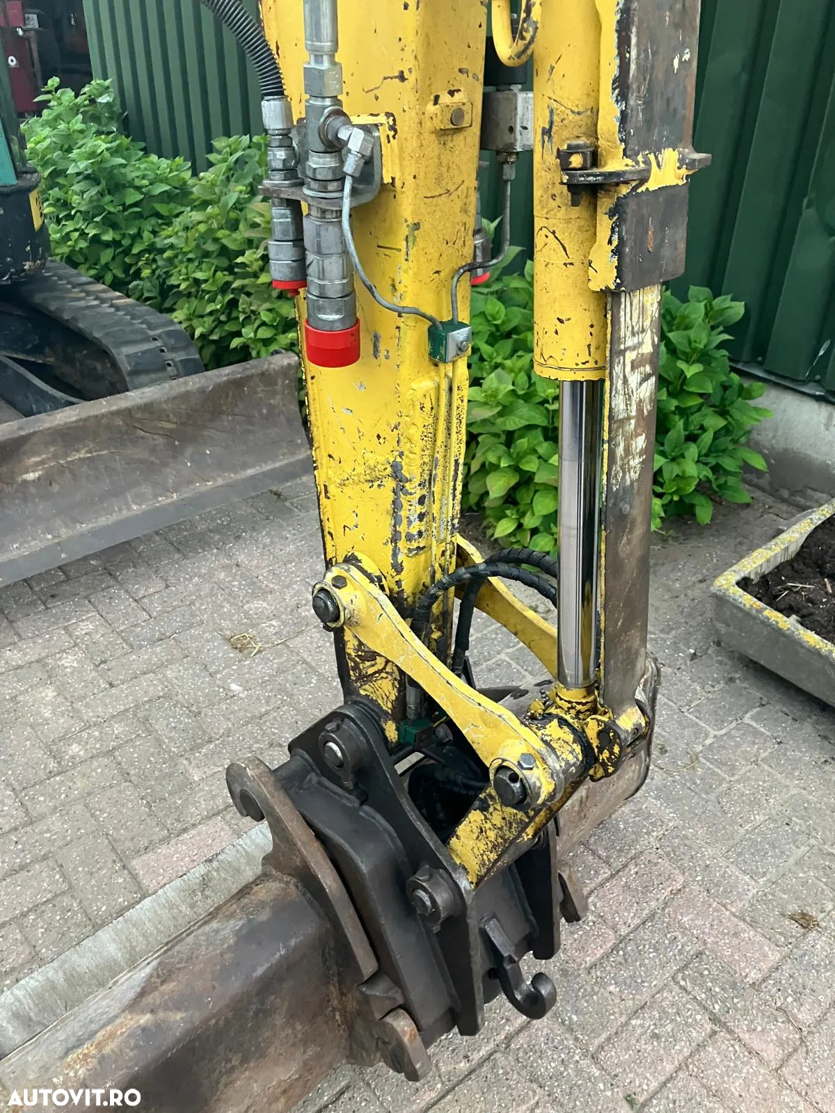 Yanmar VIO38 miniexcavator compact pe senile - 4