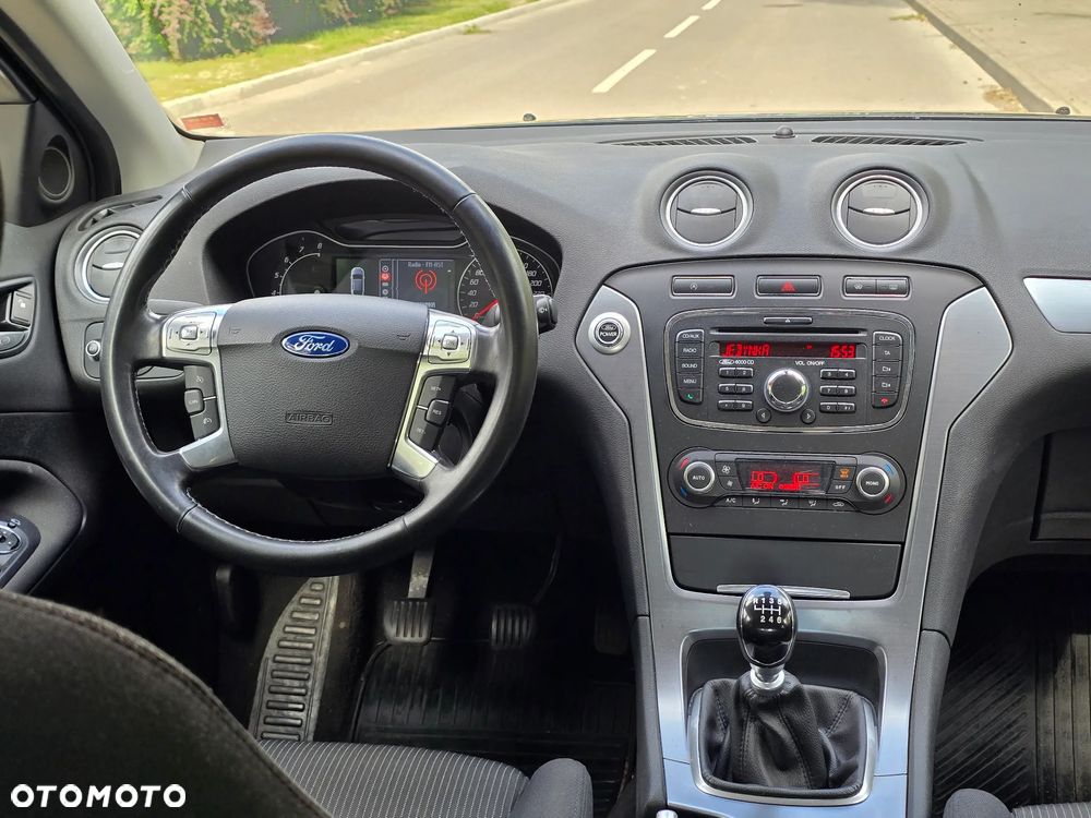 Ford Mondeo 1.6 T Titanium - 25