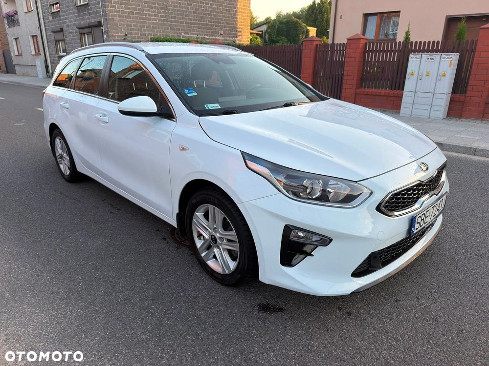 Kia Ceed 1.6 CRDi mHEV M - 2