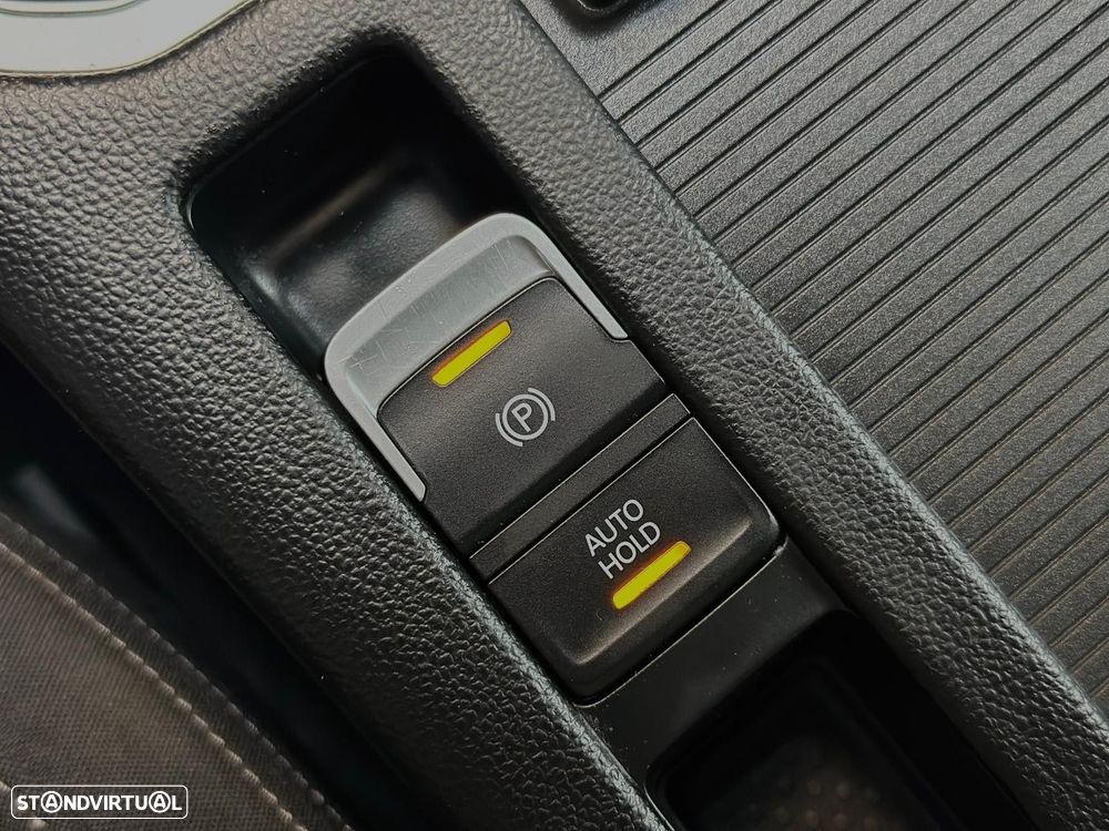 VW Passat Variant 2.0 TDI Confortline - 14