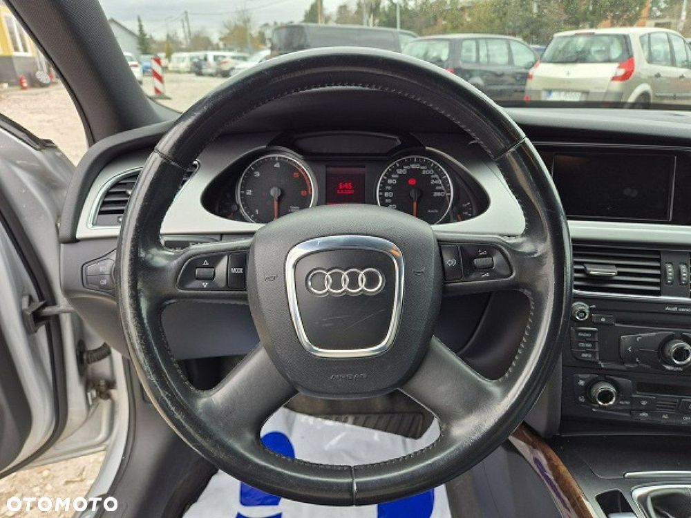 Audi A4 Limousine - 16