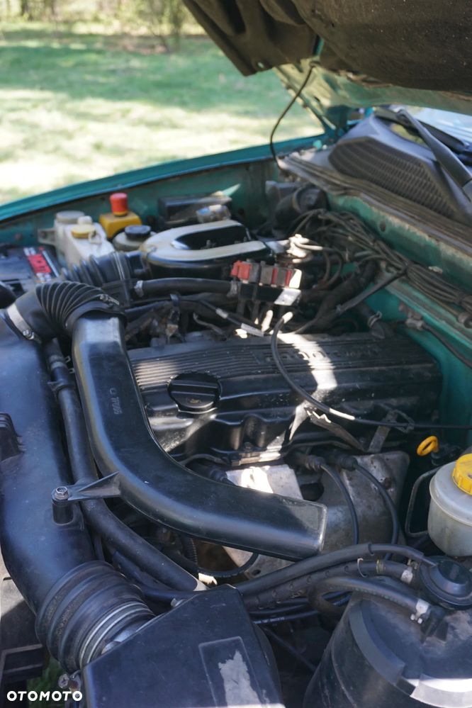 Nissan Terrano 2.4 SR - 10