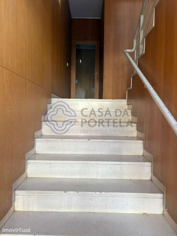 Apartamento T3 Circunvalação - Grande imagem: 2/23