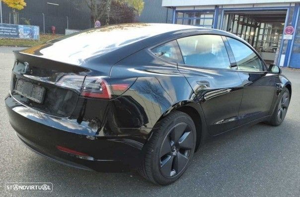 Tesla Model 3 Standard Range Plus RWD - 3