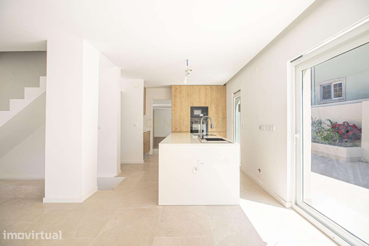 Moradia V4 Remodelada com Jardim e Garagem em Torres Vedras - Grande imagem: 5/36
