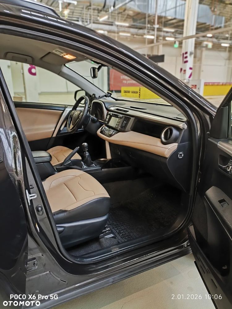 Toyota RAV4 2.0 D-4D Active - 11