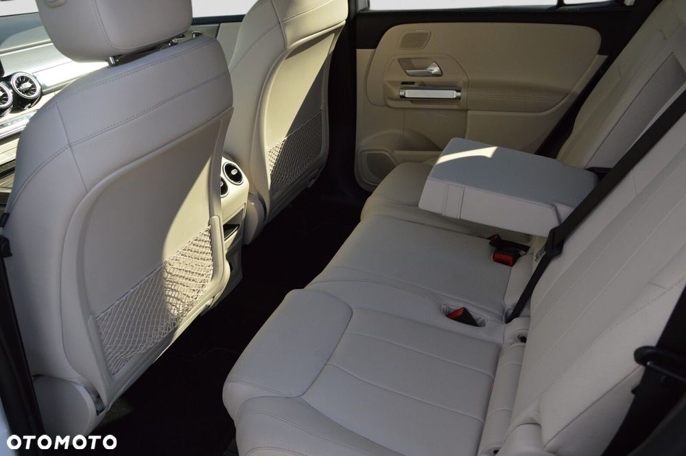 Mercedes-Benz GLB - 20