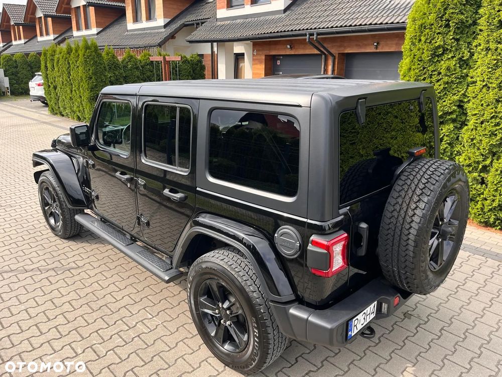 Jeep Wrangler - 11