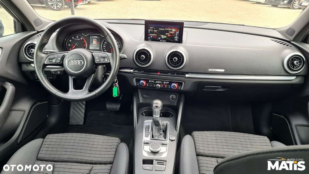 Audi A3 Sportback - 2