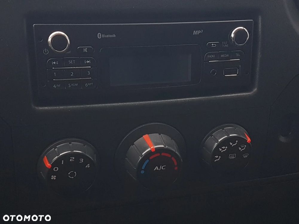 Renault MASTER KONTENER 8EP 4,21x2,23x2,22 KLIMA MANUAL KRAJOWY 6-BIEGÓW - 32