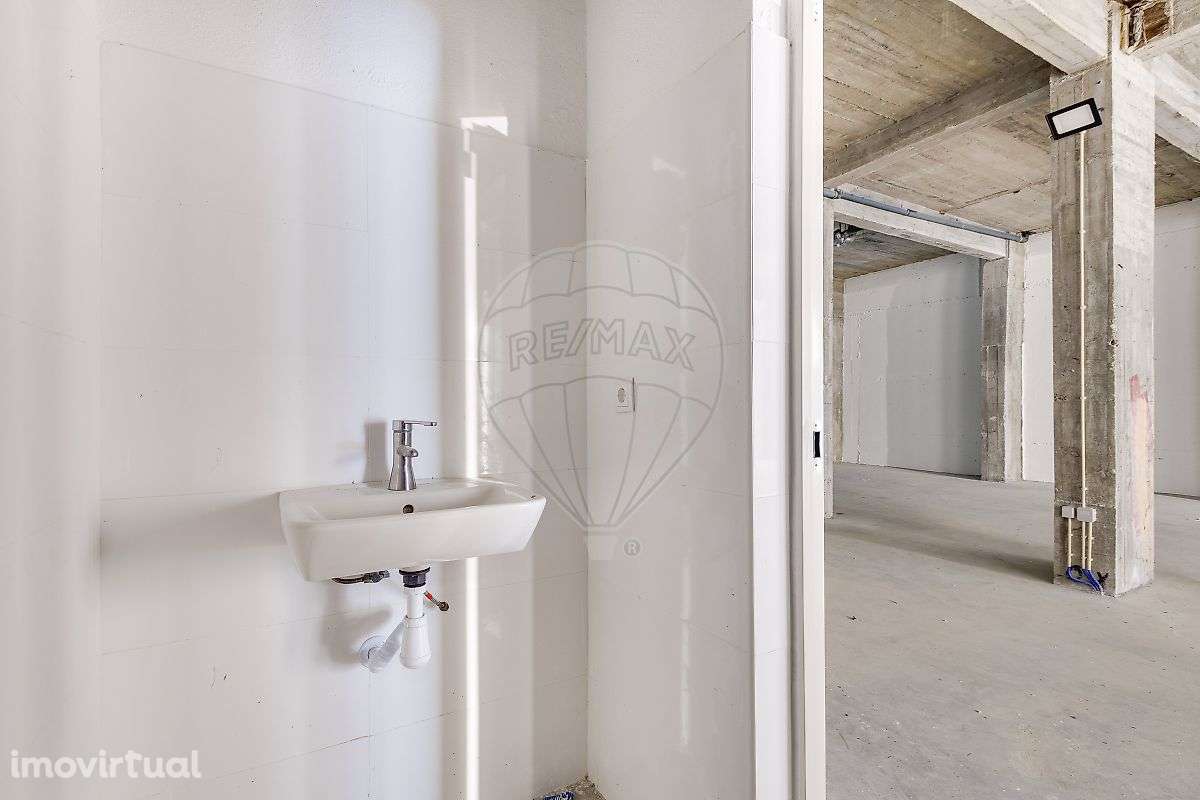 Armazém  para arrendamento - Grande imagem: 4/14