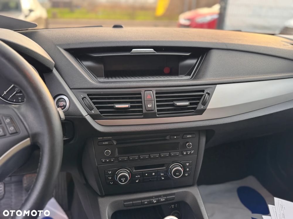 BMW X1 xDrive18d Sport Line - 14