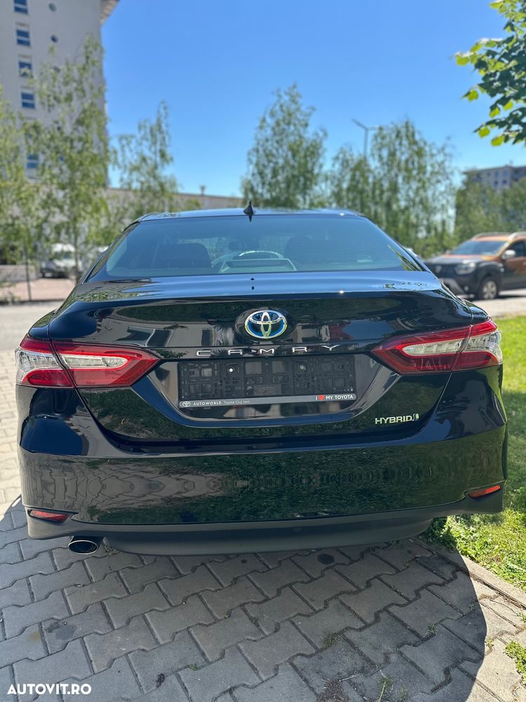 Toyota Camry 2.5 Exclusive - 10