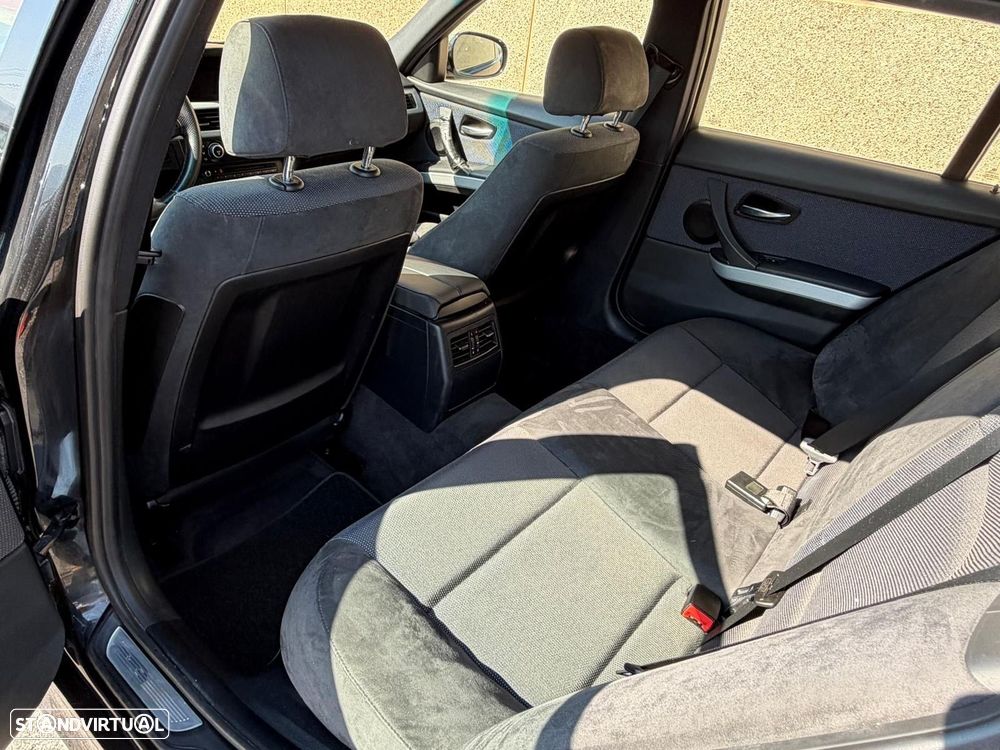 BMW 320 d xDrive Pack M - 8