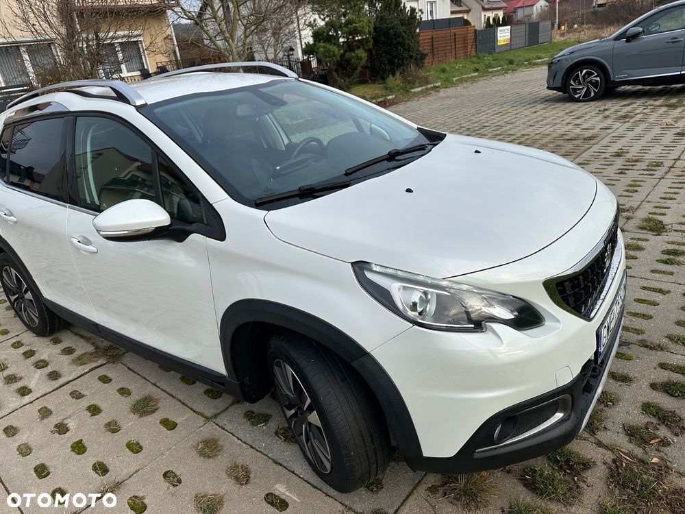 Peugeot 2008 PureTech 110 GPF EAT6 Black Edition - 10