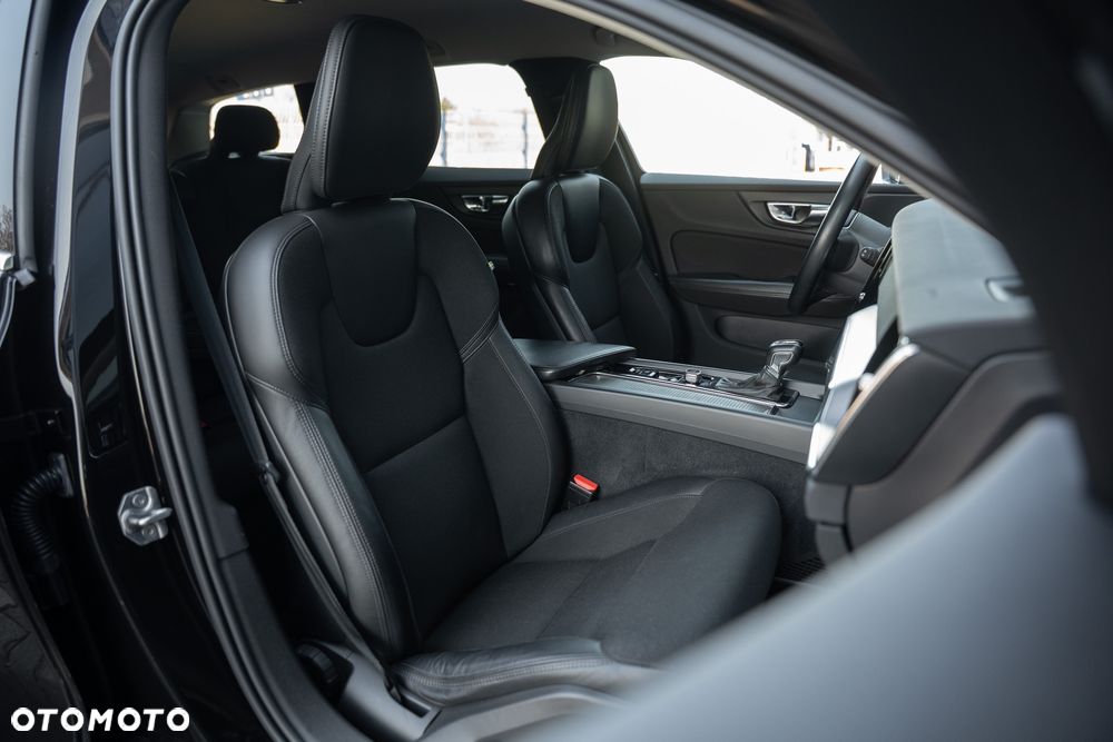 Volvo V60 D3 Drive-E Momentum - 26