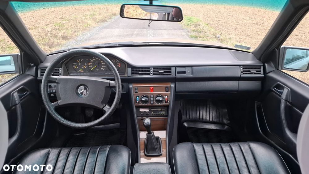 Mercedes-Benz W124 (1984-1993) - 40