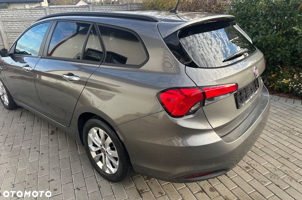 Fiat Tipo 1.6 MultiJet 16v Lounge - 19