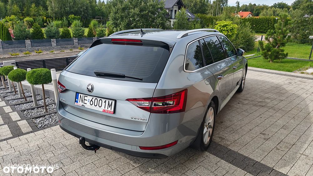 Skoda Superb 2.0 TDI DSG Premium Edition - 23