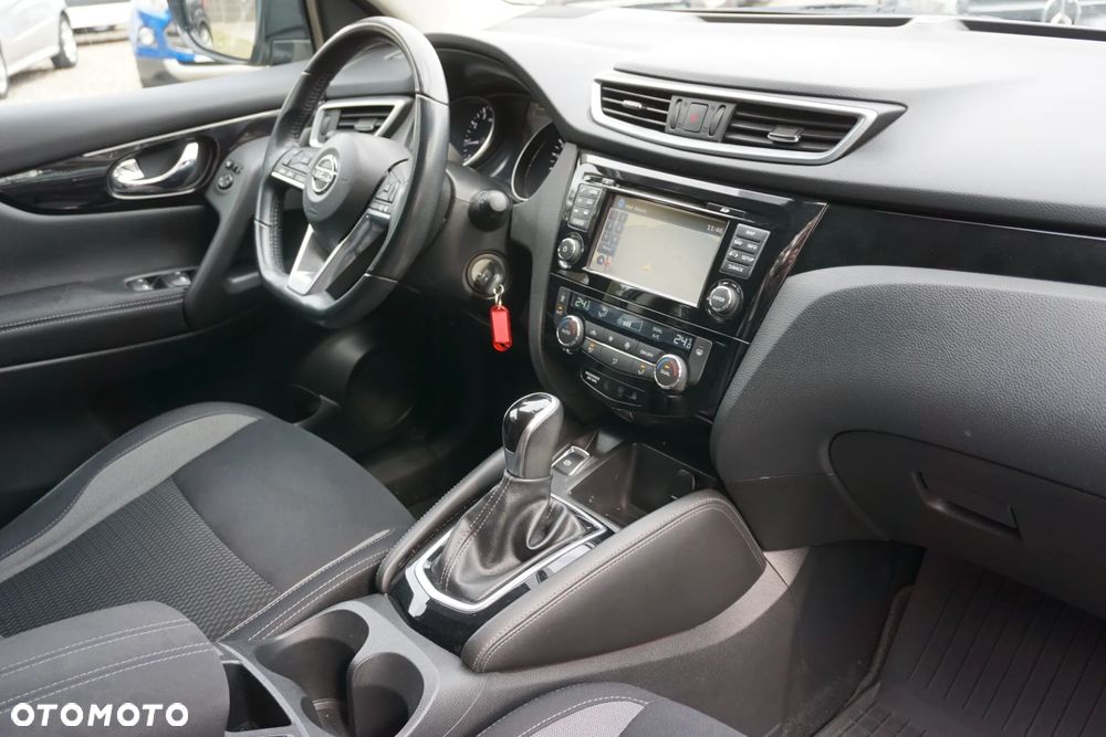 Nissan Qashqai 1.2 DIG-T N-Connecta Xtronic EU6 - 17