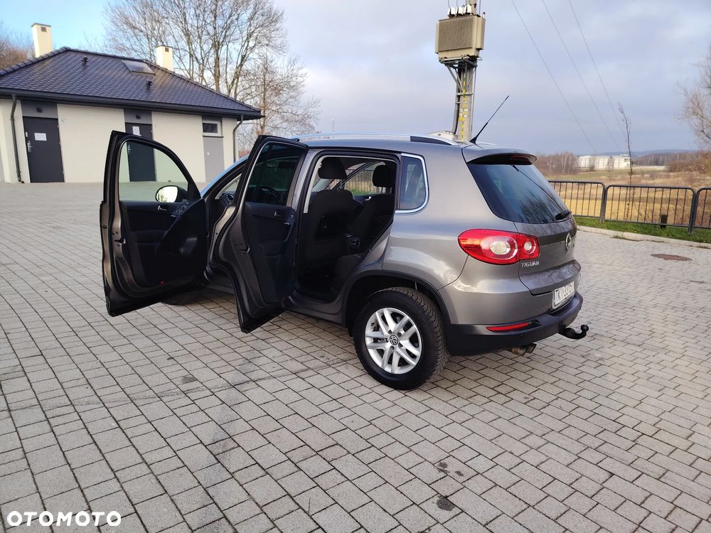Volkswagen Tiguan 2.0 TDI DPF BlueMotion Technology Trend & Fun - 13
