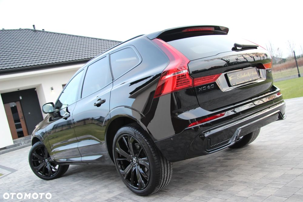 Volvo XC 60 B5 B AWD Plus Black Edition - 24