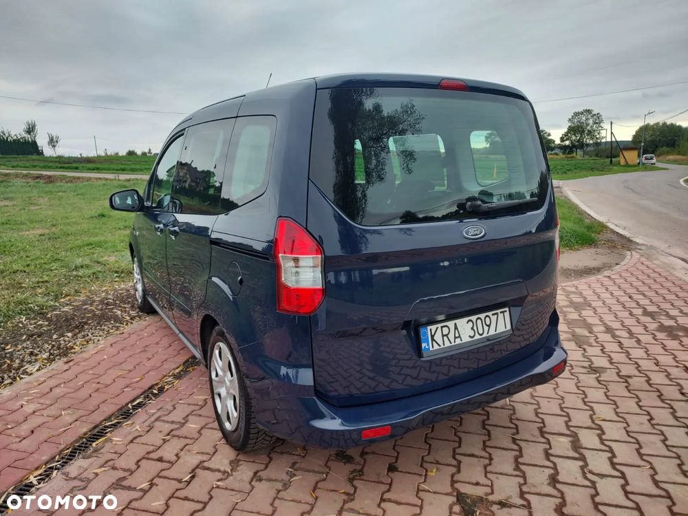 Ford Tourneo Courier - 13