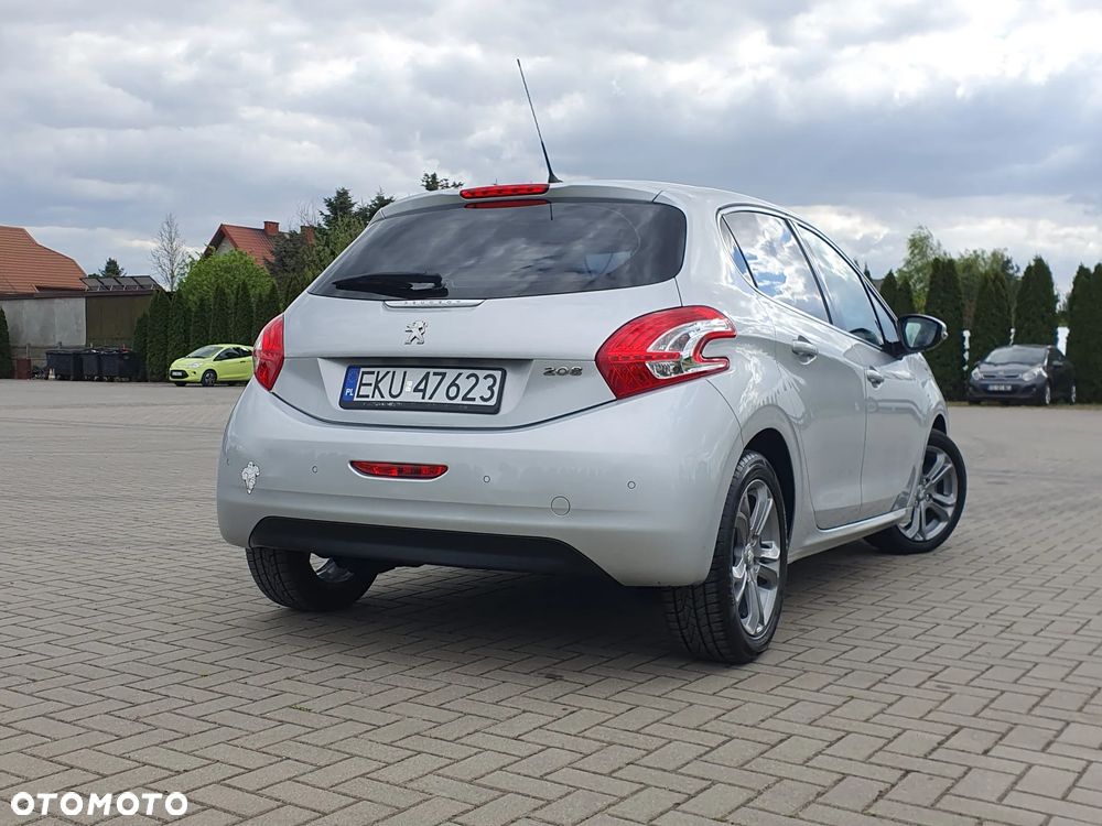 Peugeot 208 - 12