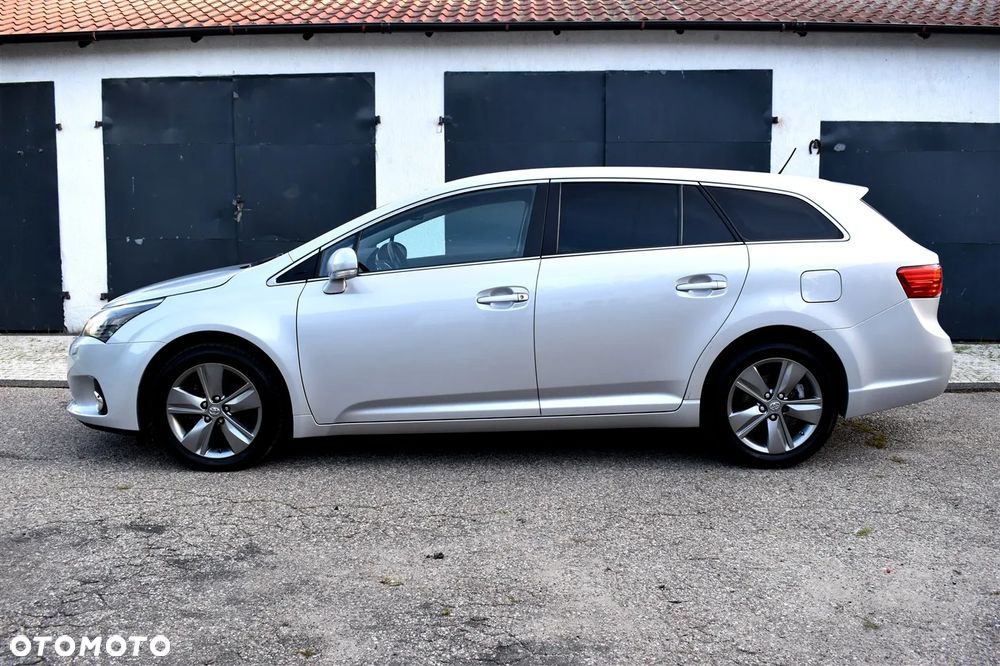 Toyota Avensis 1.8 Sol NAVI - 8