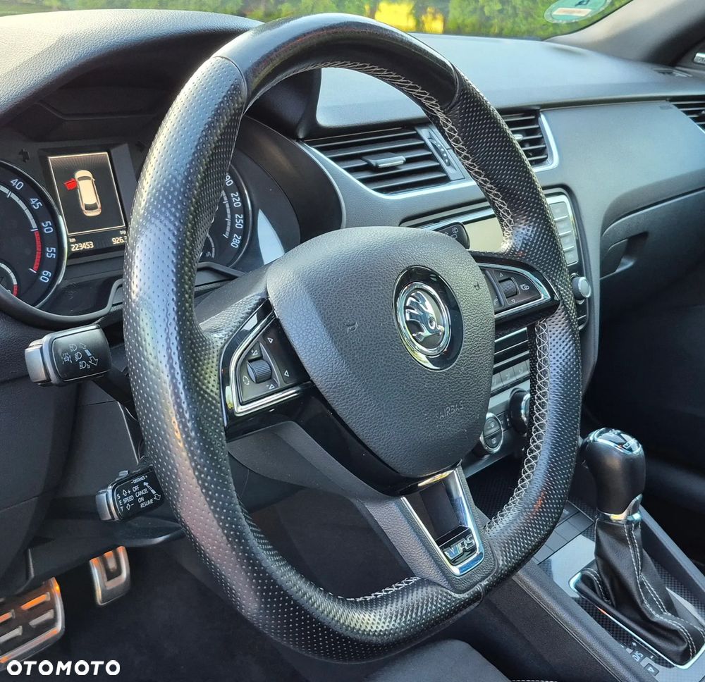 Skoda Octavia Combi 2.0 TDI DSG RS - 11