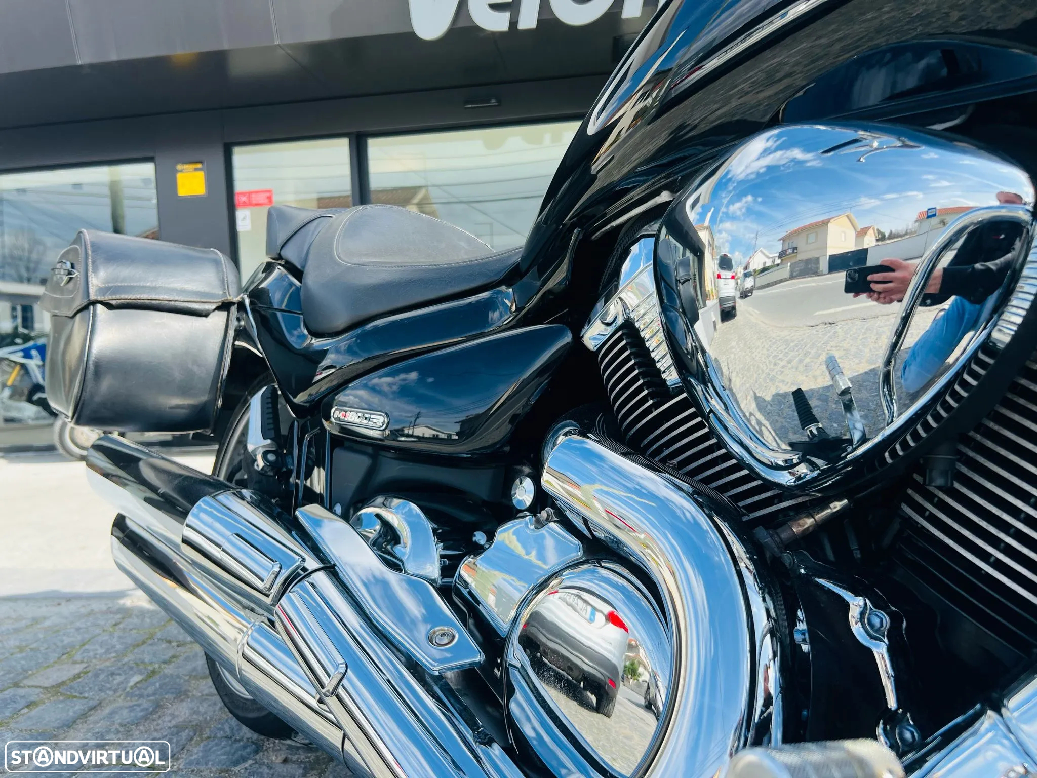 Suzuki Intruder M 1800R - 8