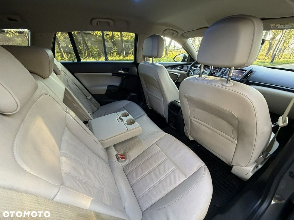 Opel Insignia - 30