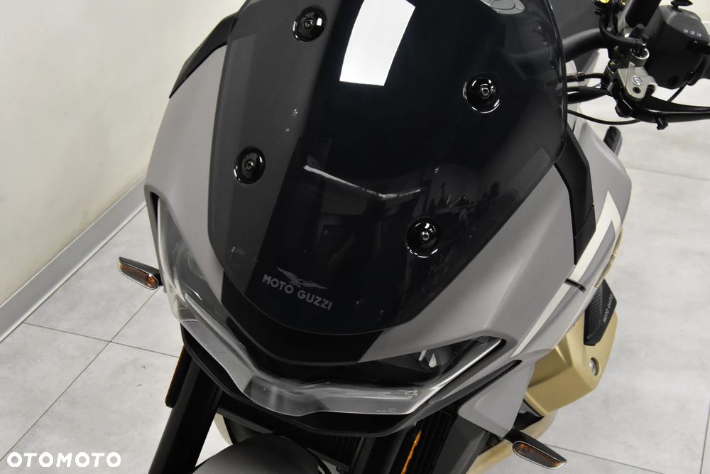 Moto Guzzi V100 Mandello - 20