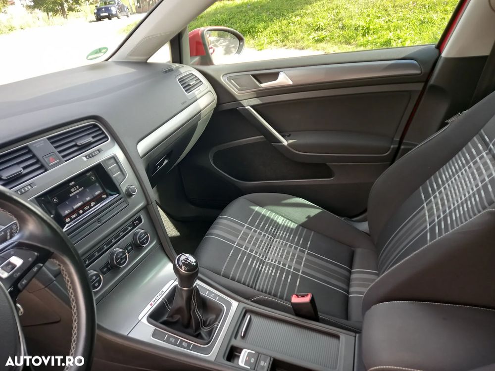 Volkswagen Golf 2.0 TDI 4Motion BlueMotion Technology Lounge - 13