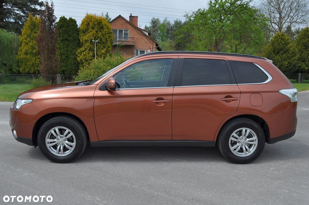 Mitsubishi Outlander 2.0 2WD SUV-Star - 9