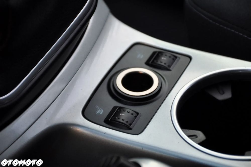 Ford C-MAX 1.6 Ti-VCT Titanium - 28