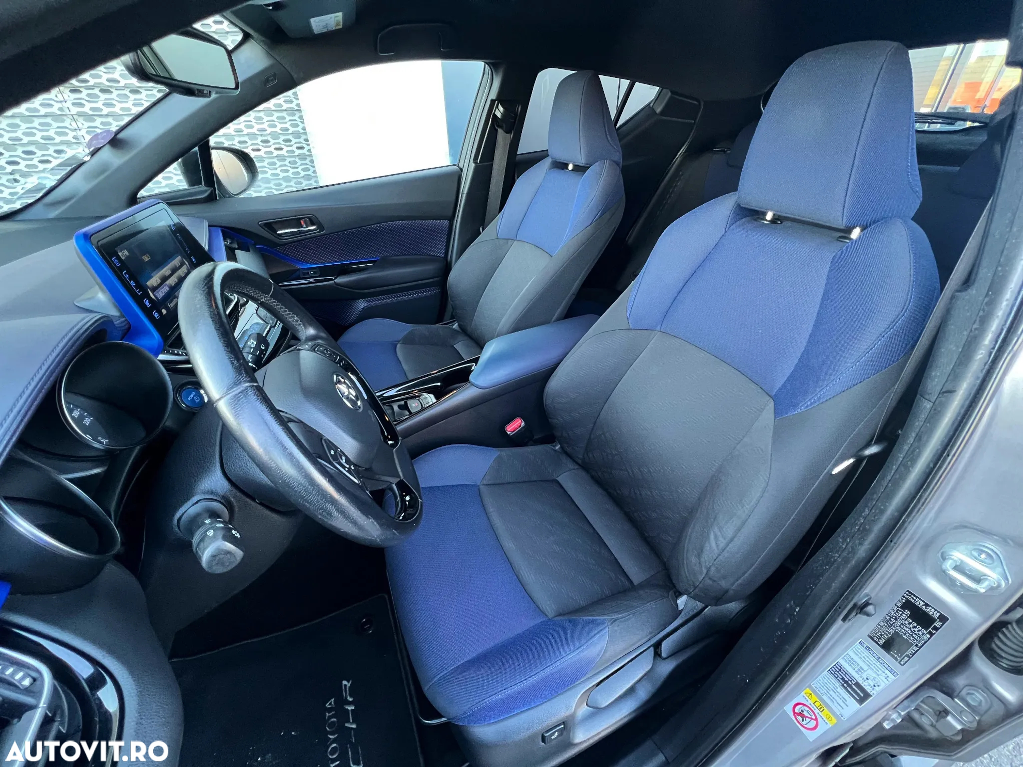 Toyota C-HR 1.8 HSD 122 CP 4x2 CVT C-ult Style bi-tone - 11